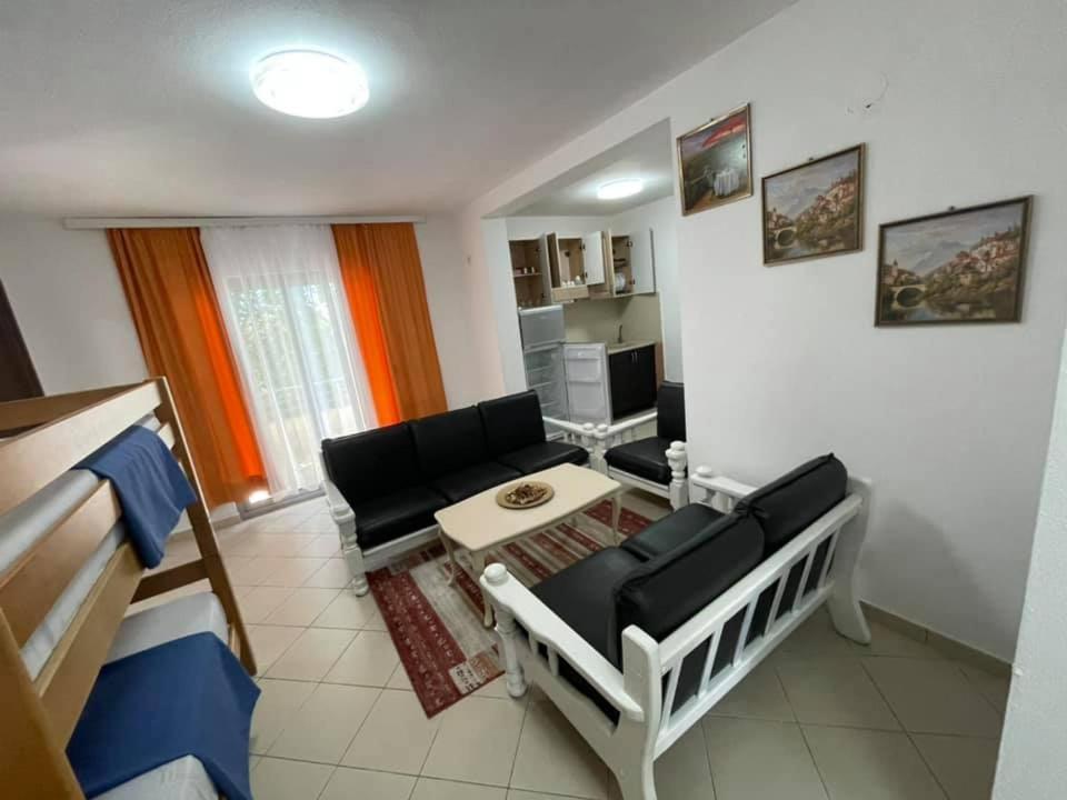Aparthotel Vila Tufi Velipojë Exteriér fotografie