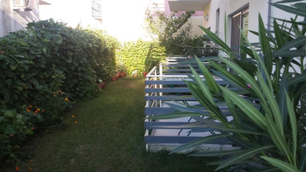Aparthotel Vila Tufi Velipojë Pokoj fotografie