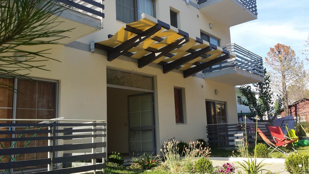 Aparthotel Vila Tufi Velipojë Exteriér fotografie